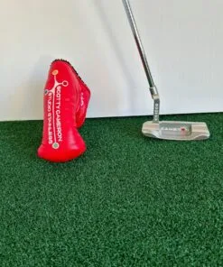Alternative view of Putter Scotty Cameron Newport Beach 2004