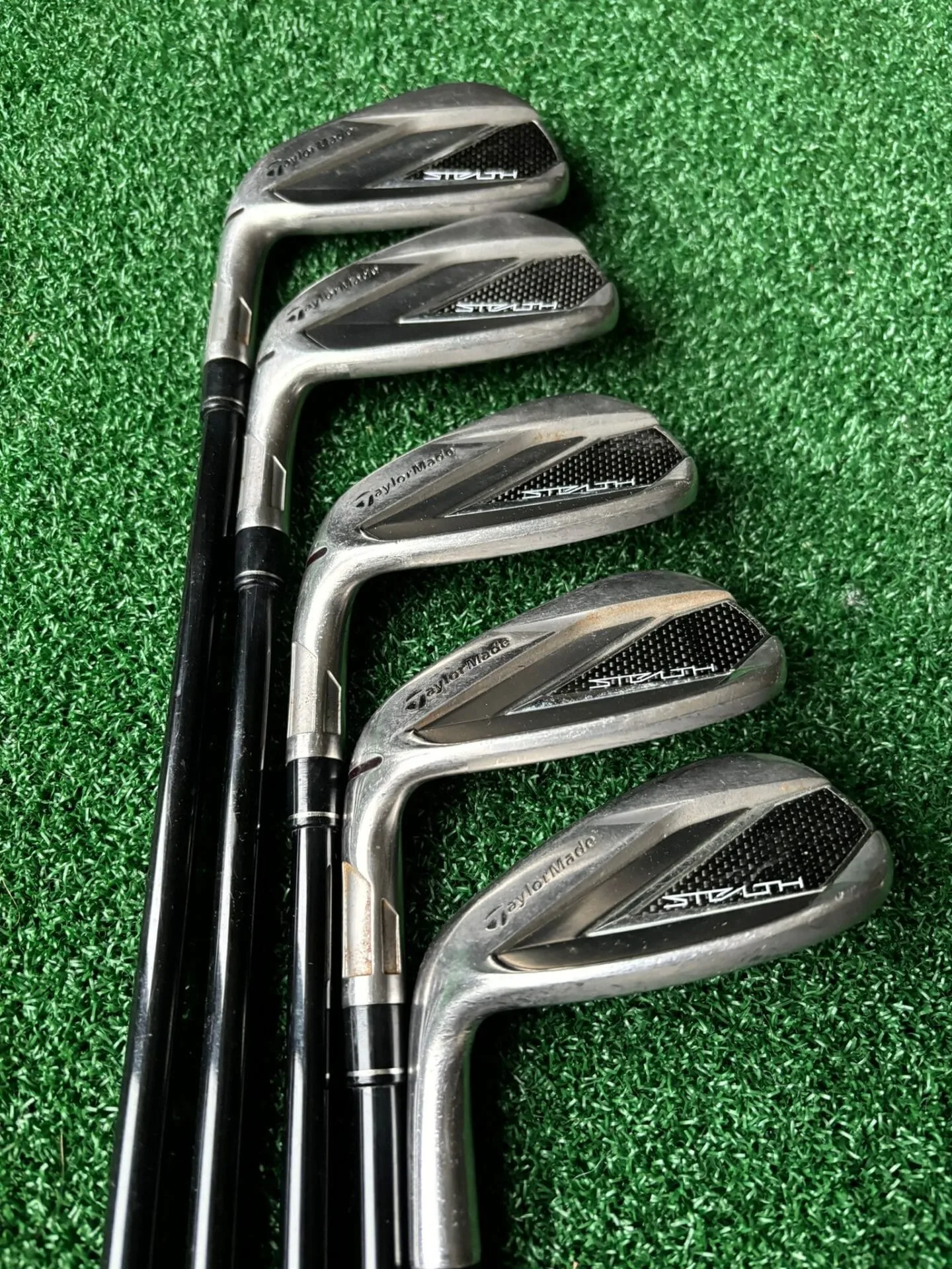 Serie de Fers Taylormade Stealth gaucher regular